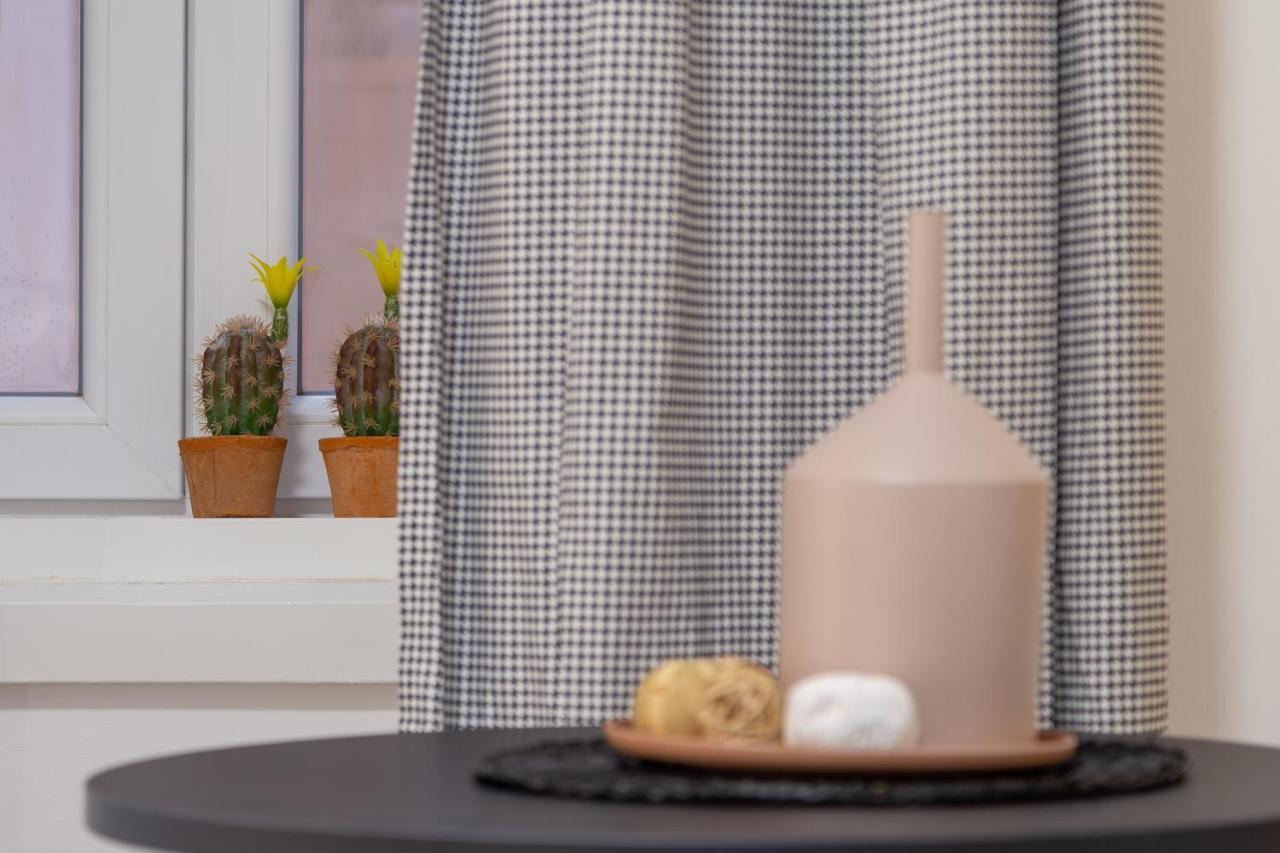 Tiny Cozy Studio In The City Center Trieste Exterior photo